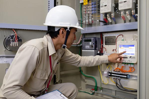 Kỹ sư điện công nghiệp có thể sửa điện dân dụng không