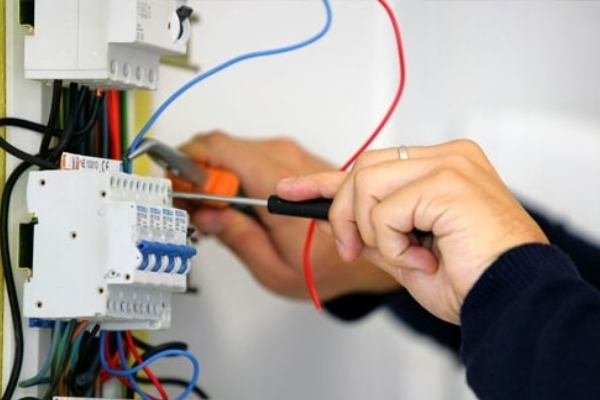 Các yếu tố cần kiểm tra định kỳ để đảm bảo an toàn điện